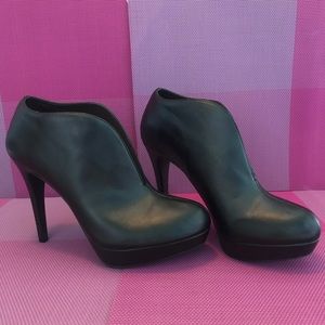 Audrey Brooke Size 6.5 Black High Heel Booties